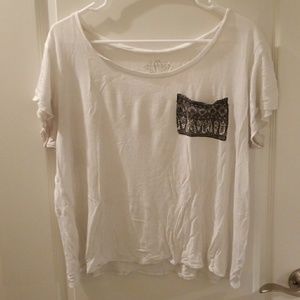 White tee with Aztec print pocket